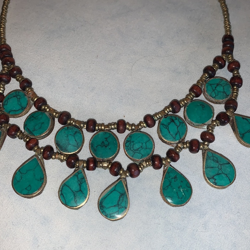 Beaded statement necklace - Picture 2 of 3